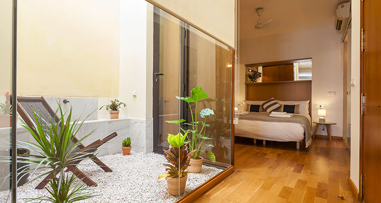 Artists Stunning Design Apartment | Rent a flat in Sevilla